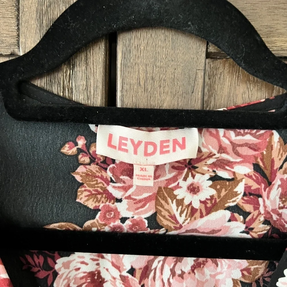 Leyden Floral-Print Faux Wrap Blouse Black/Pink/White Size XL EUC